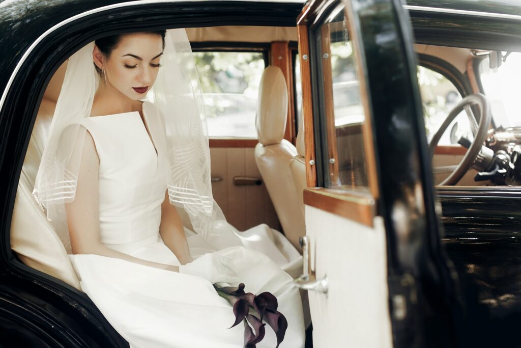 How Wedding Limousine Service Supports Outdoor Venue Access